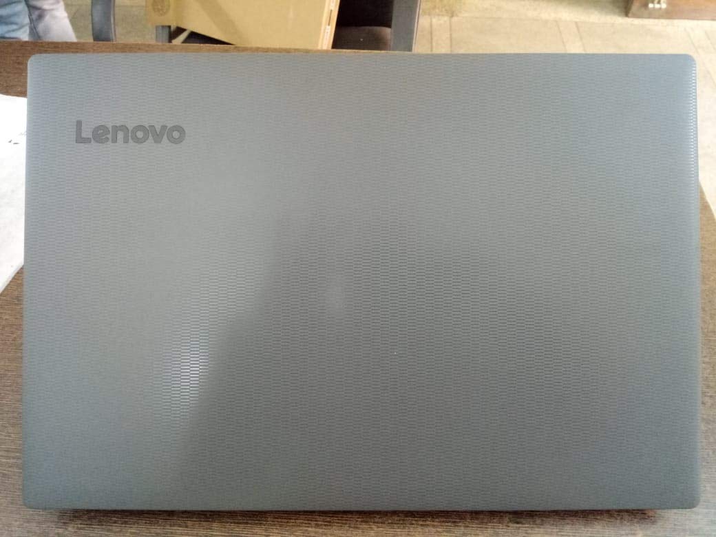 Lenovo V130-15IKB - 15.6" - Celeron 3865U - 4 GB RAM - 1 TB HDD